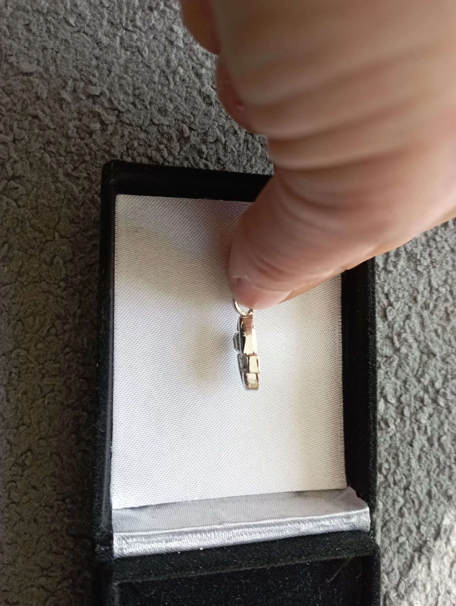Anillo y colgante de bisutería – photo 9
